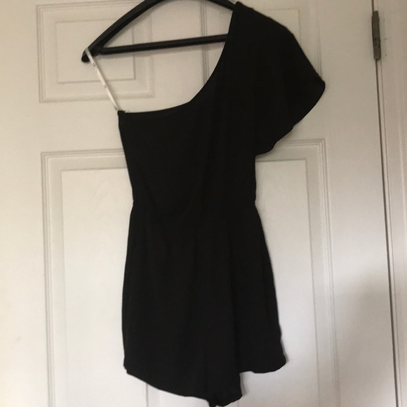NWT One Shoulder Black Romper - Picture 1 of 3